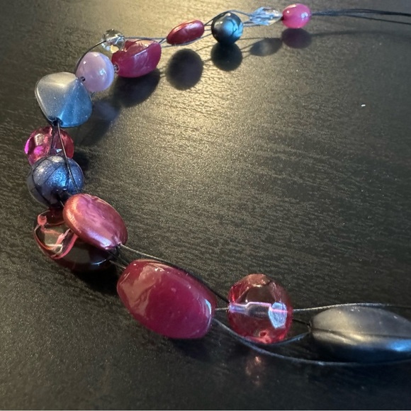 ⚜️3 for $30⚜️Vintage Multistrand Stone and Acrylic Necklace (Adjustable, Choker) - Picture 11 of 11